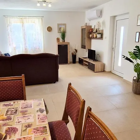 Katica Apartment *